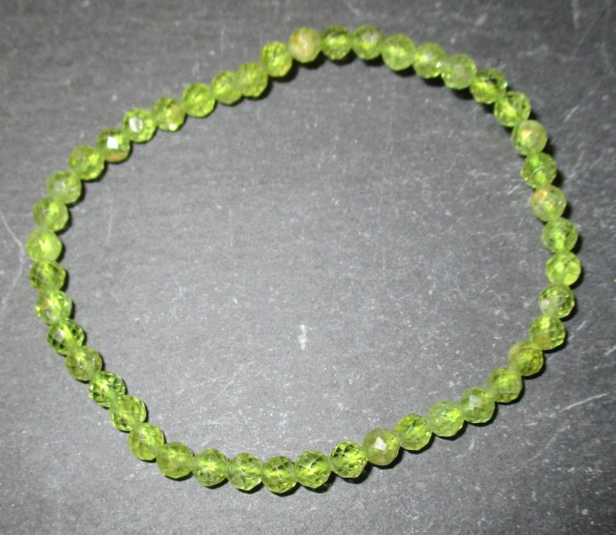 Armband Kugeln fazetiert 4mm  Peridot 